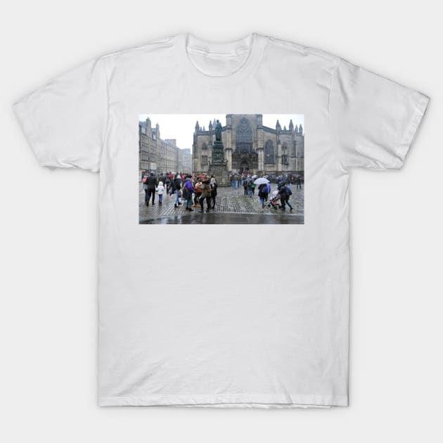 A wet rainy day in Edinburgh T-Shirt by richflintphoto